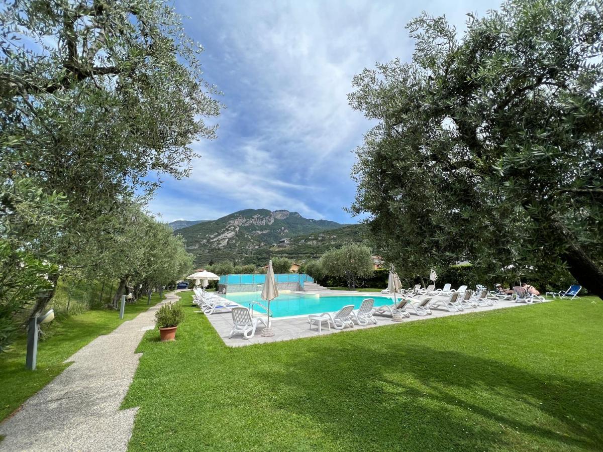 Hotel Piccolo Mondo Torbole Sul Garda Exterior photo