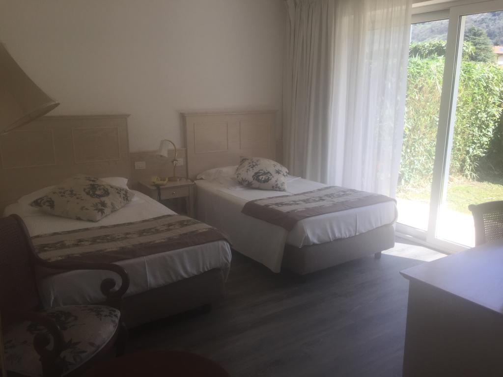 Hotel Piccolo Mondo Torbole Sul Garda Exterior photo