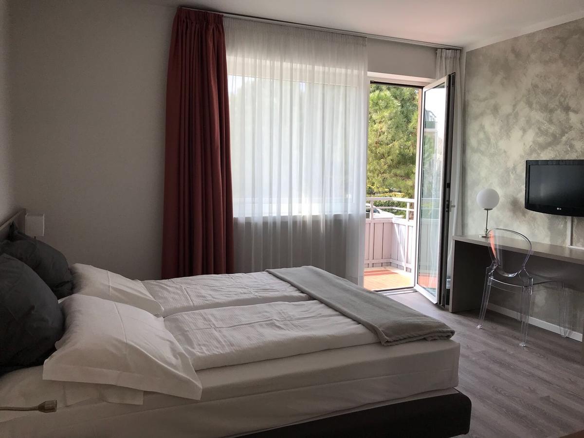 Hotel Piccolo Mondo Torbole Sul Garda Exterior photo