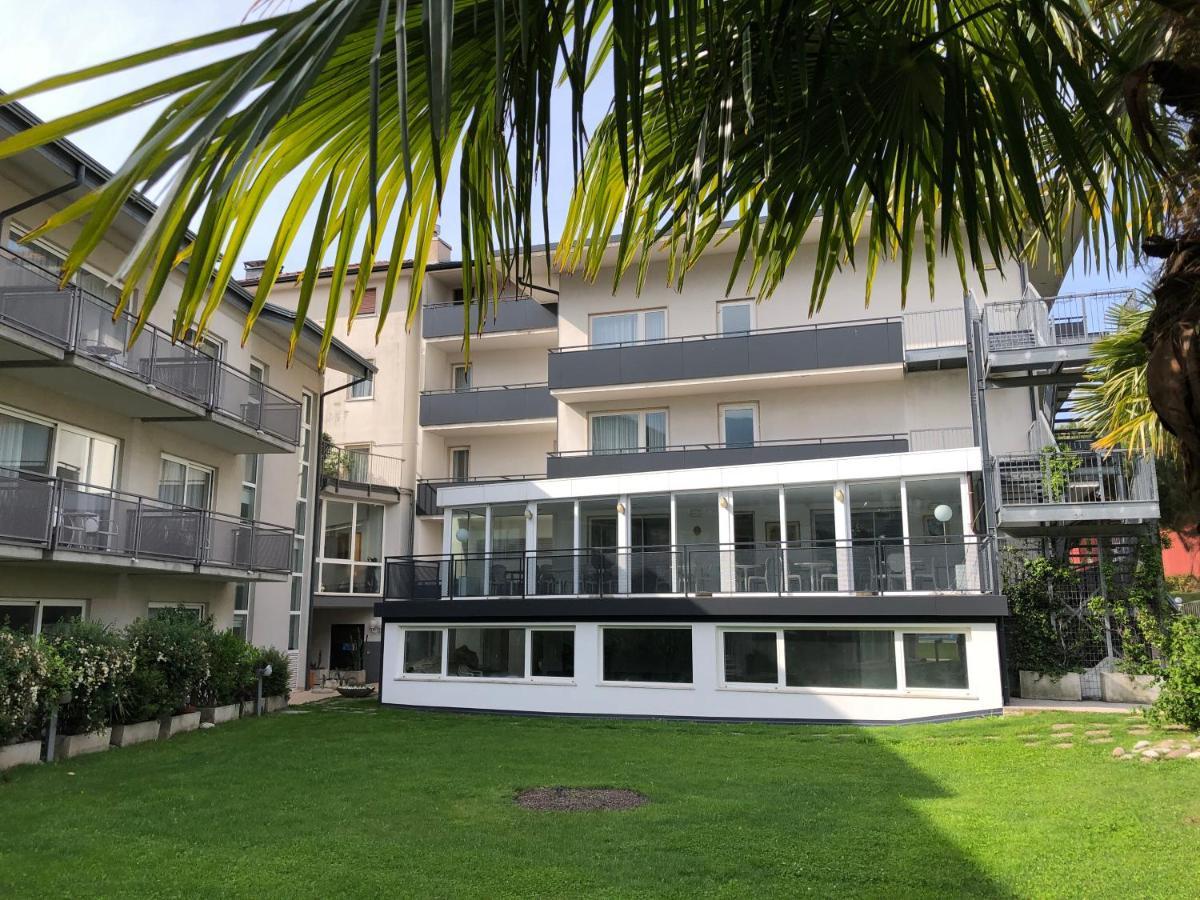 Hotel Piccolo Mondo Torbole Sul Garda Exterior photo