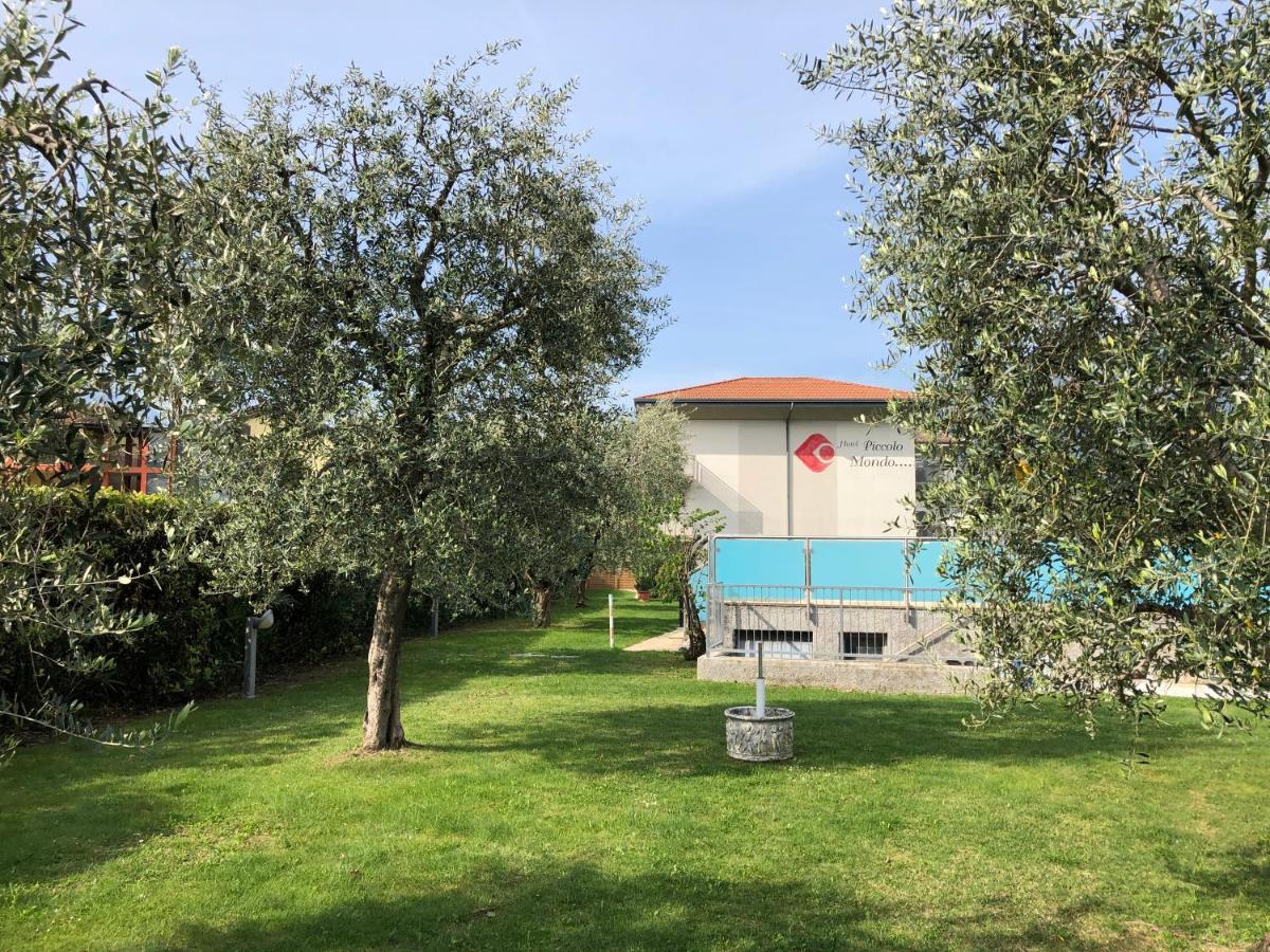 Hotel Piccolo Mondo Torbole Sul Garda Exterior photo
